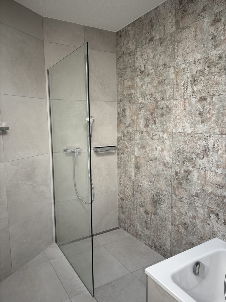 Salle de bain carrelage Suisse Jura