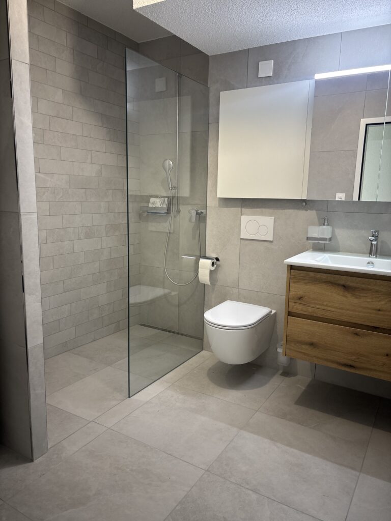 Salle de bain carrelage Suisse Jura