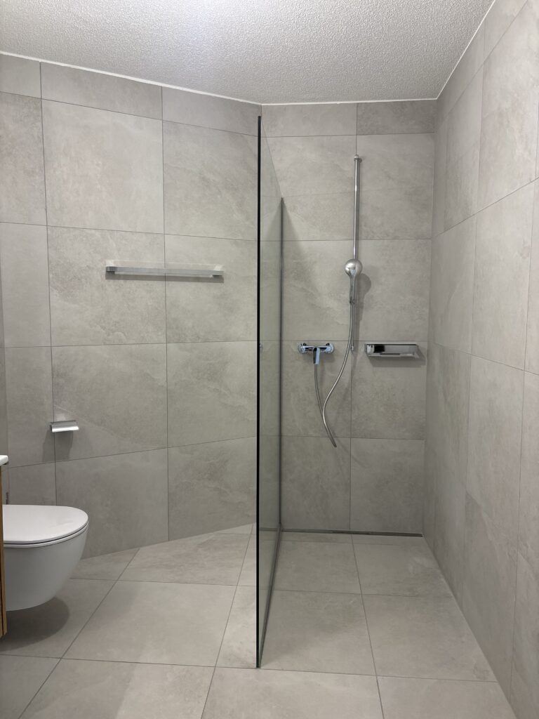 Salle de bain carrelage Suisse Jura